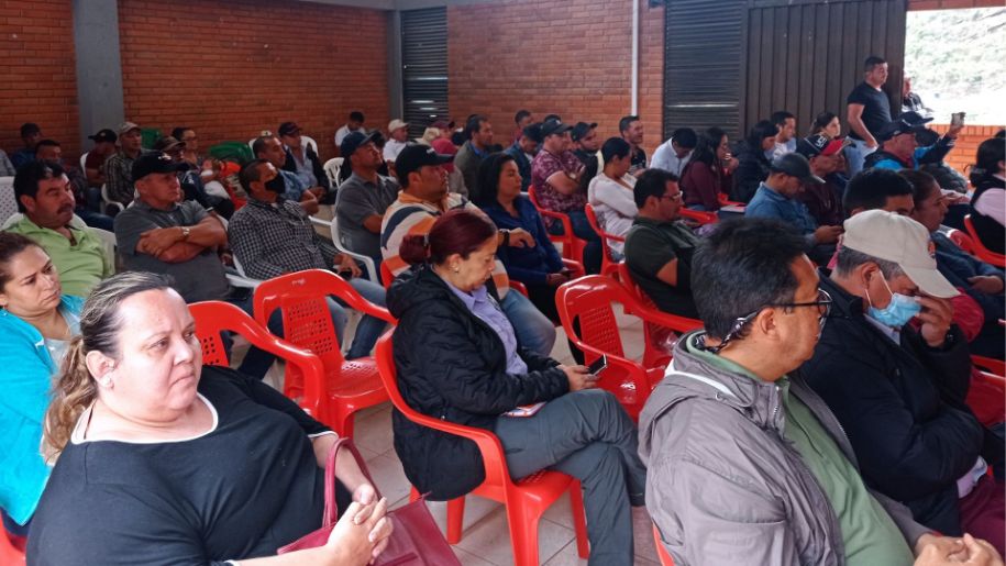 Foto audiencia pública del proceso participativo política minera