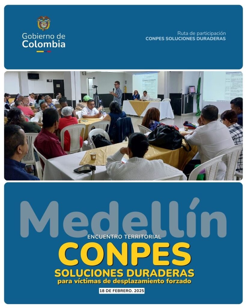 Foto de asistentes a Encuentro Conpes de Soluciones Duraderas en Medellín